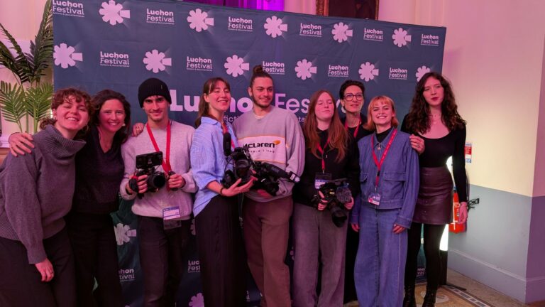 Étudiants de l'ISPRA avec leurs caméras au Luchon Festival, fictions et documentaires